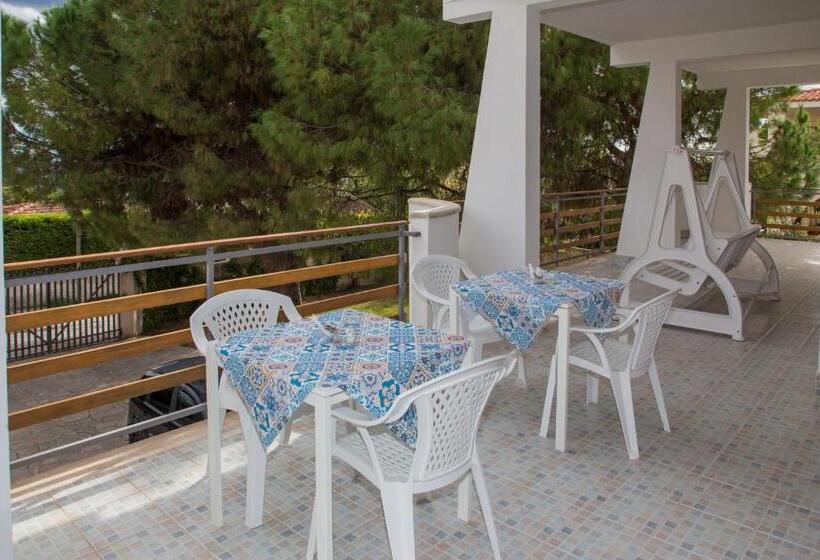 חדר דלוקס עם מרפסת נוף לים, Villa Vega