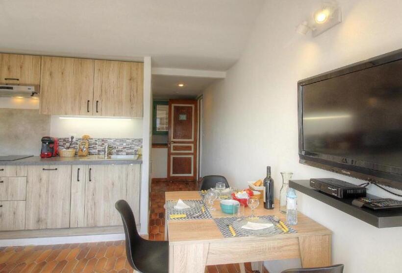 آپارتمان 1 خوابه با چشم‌انداز دریا, Appartement 2 Pièces Pied Dans L Eau