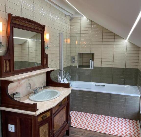سوئیت جونیور با تراس, Vintage Balcony Guesthouse