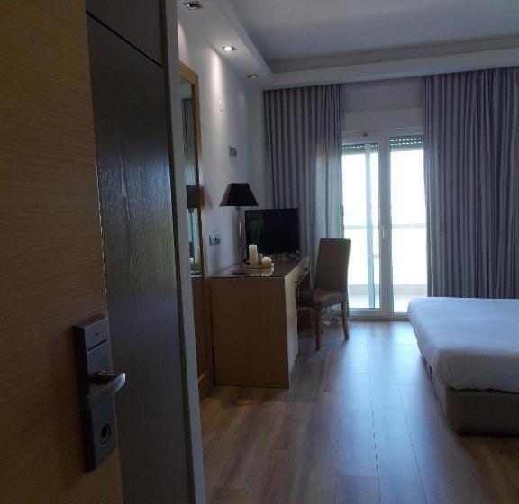 Quarto Estandar Individual com Sacada, Alexandros