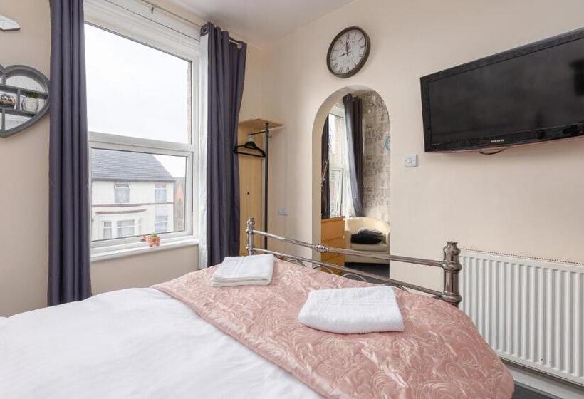 Quarto Familiar, The B & B Blackpool