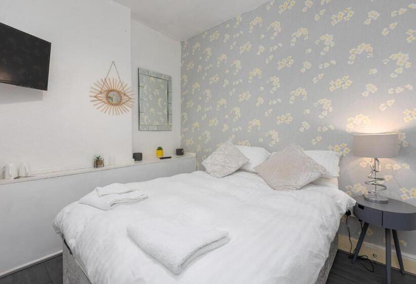 Номер Deluxe, The B & B Blackpool