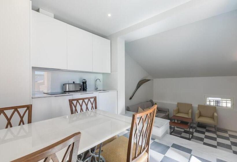 1 Bedroom Penthouse Apartment, Casa Temprado