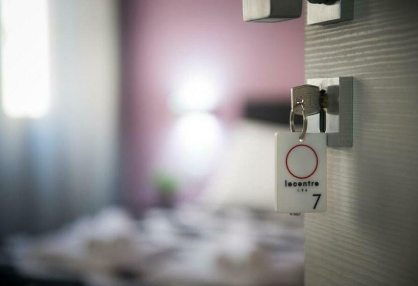 اتاق استاندارد با تخت بزرگ, Lecentre 174