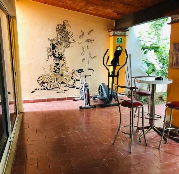 اتاق استاندارد سه نفره, Los Nardos Hostel