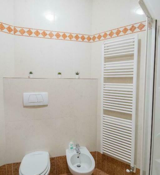 اتاق استاندارد سه تخته با سرویس بهداشتی مشترک, Casa Degli Orti, Dolomia Best Home