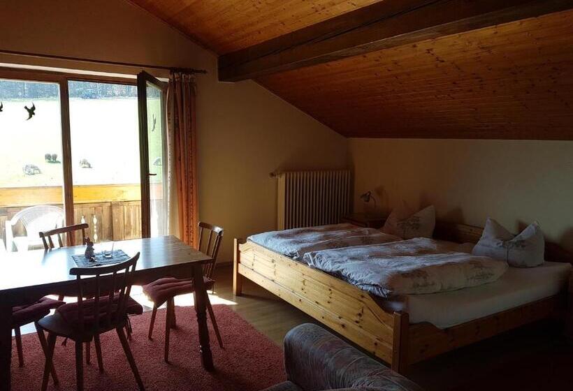 Четырехместный Номер Стандарт с Балконом, Gästehaus Annemarie