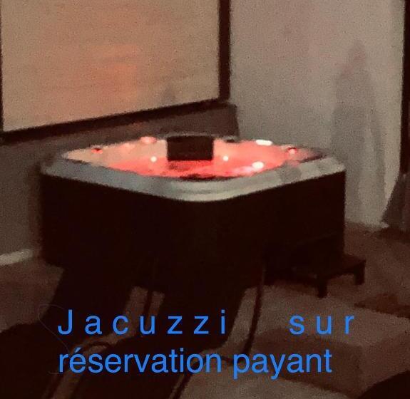 Номер Стандарт Вид на Бассейн, Au Bien être