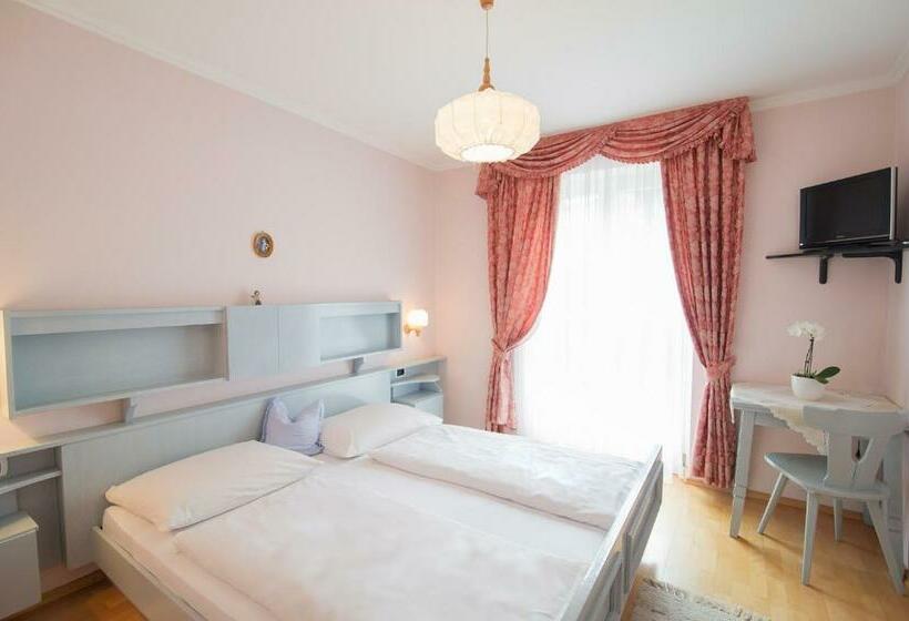Номер Стандарт Вид на Сад, Haus St. Valentin