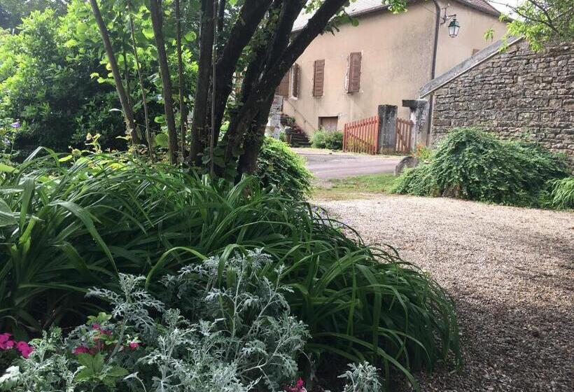اتاق استاندارد, La Chambre Des Buissonnats