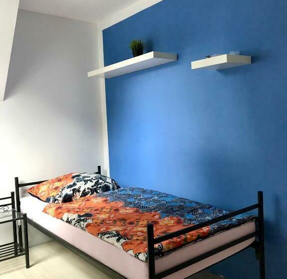 تختخواب در اتاق مشترک, B Hostel