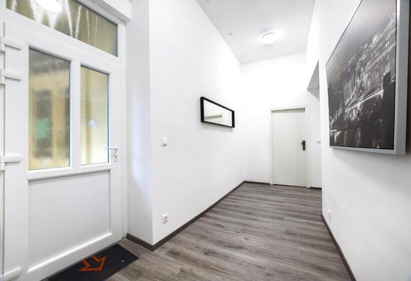 标准间, Annabelle Downtown Apartments