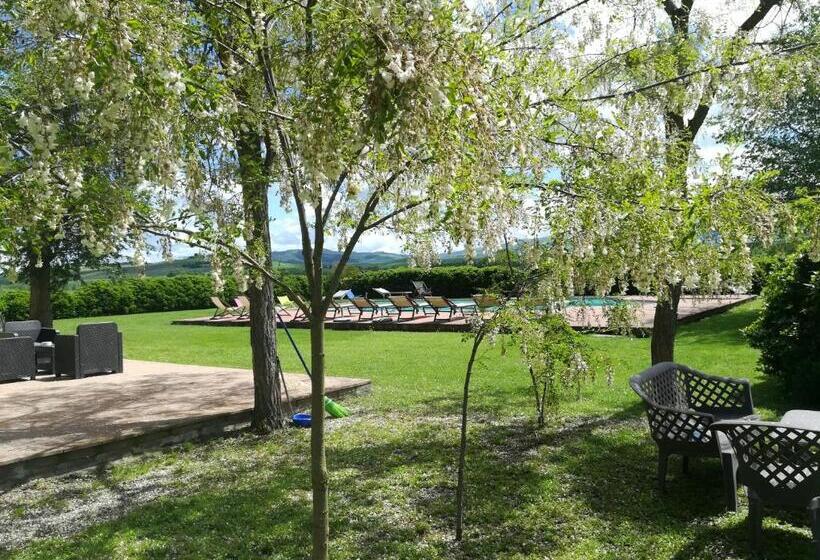 Номер Стандарт Вид на Бассейн, Agriturismo Piandimaggio