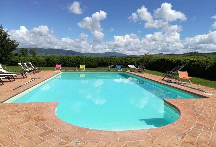 Номер Стандарт Вид на Бассейн, Agriturismo Piandimaggio