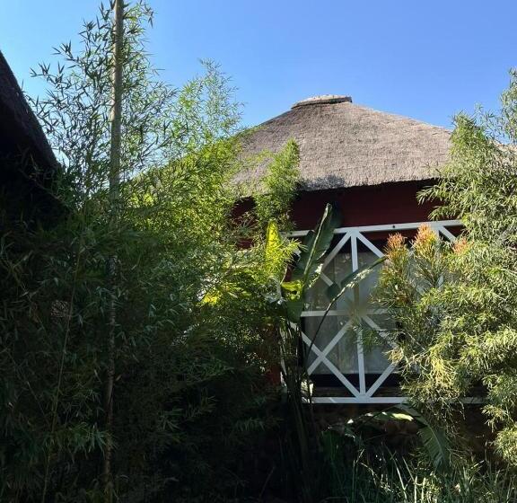Люкс Deluxe Кровать Кинг, Hakunamatata Lodge & Health Spa/ Wedding & Conference Venue