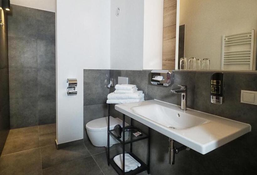 استودیوی استاندارد, Apparthotel Rivers Passau