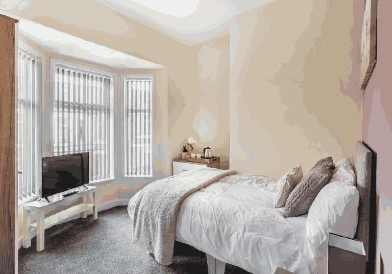اتاق سوپریور, Townhouse @ 62 Samuel Street Crewe