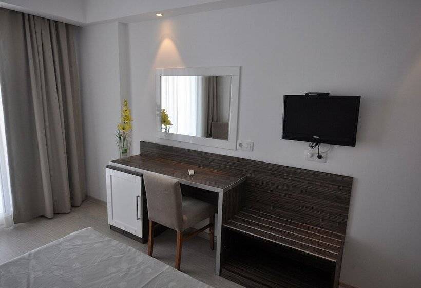 Quarto Estandar Individual, Club Shark