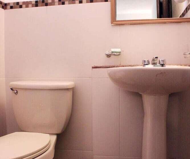 سوییت لوکس, Suites Plaza Del Rio   Family Hotel Malecón Centro