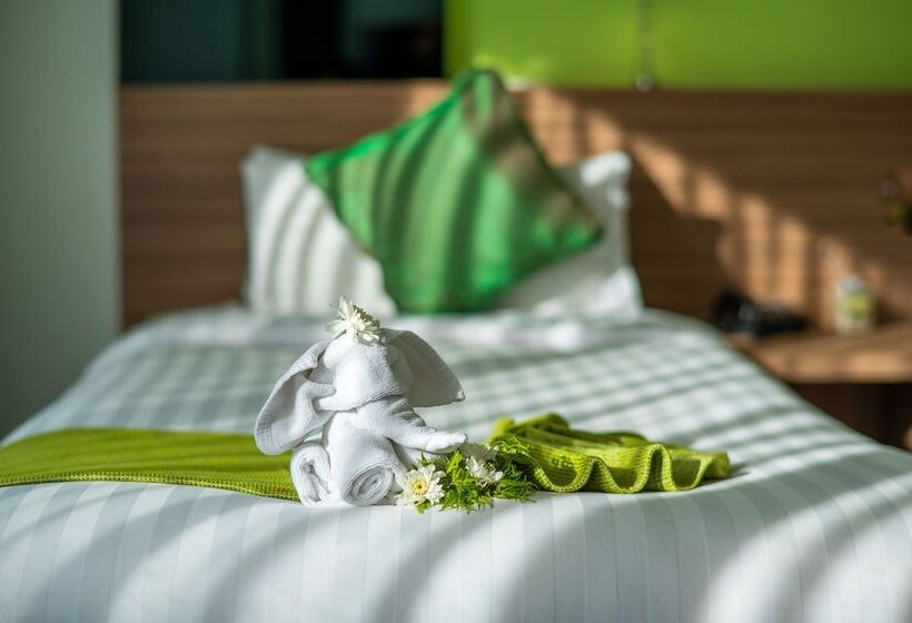 스탠다드 스튜디오, The Lantern Resorts Patong   Sha Extra Plus