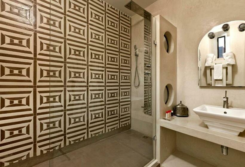 اتاق لوکس, Villa Makassar