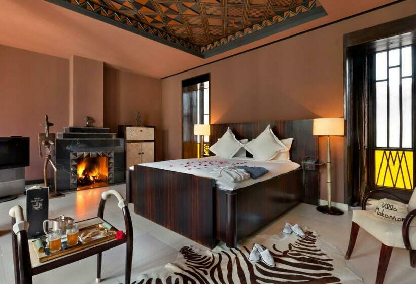 سوییت لوکس, Villa Makassar