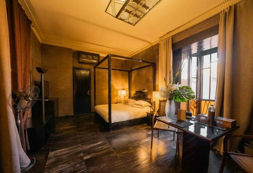سوییت جونیور, Villa Makassar