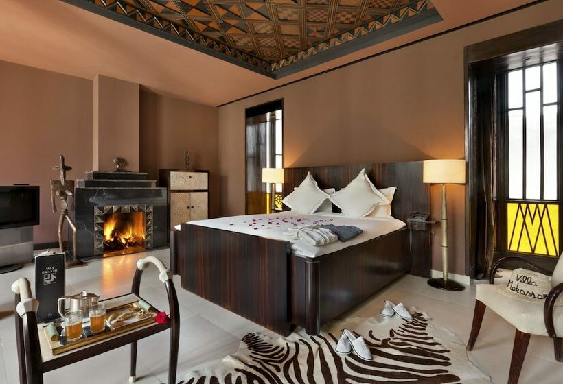 سوییت لوکس, Villa Makassar