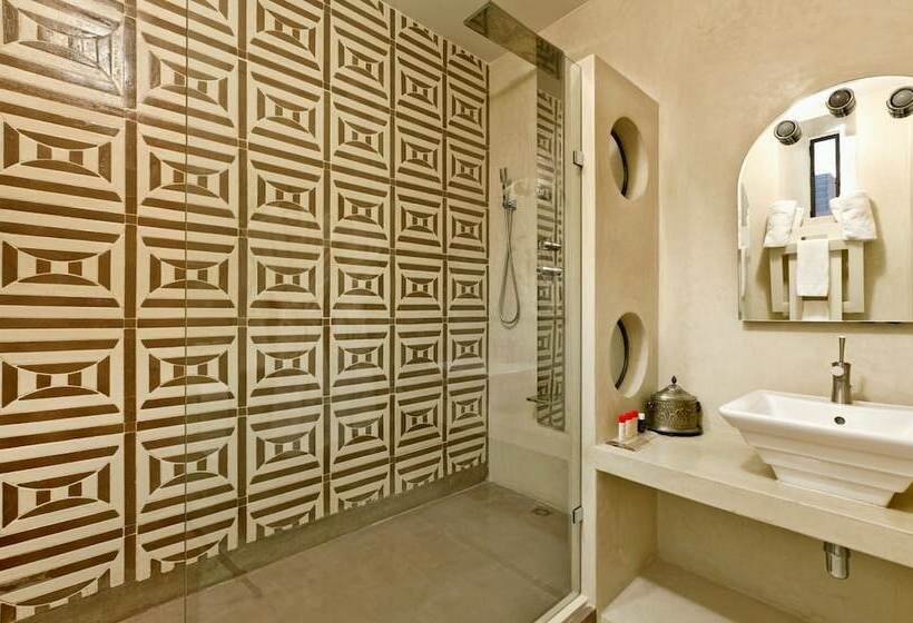 اتاق لوکس, Villa Makassar