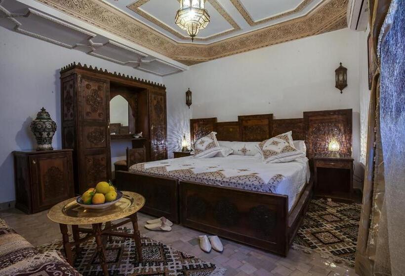 سوییت جونیور, Riad Salam Fes