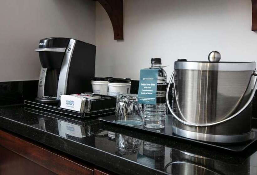 اتاق خانوادگی با تختخواب سفری, Wyndham Grand Orlando Resort Bonnet Creek