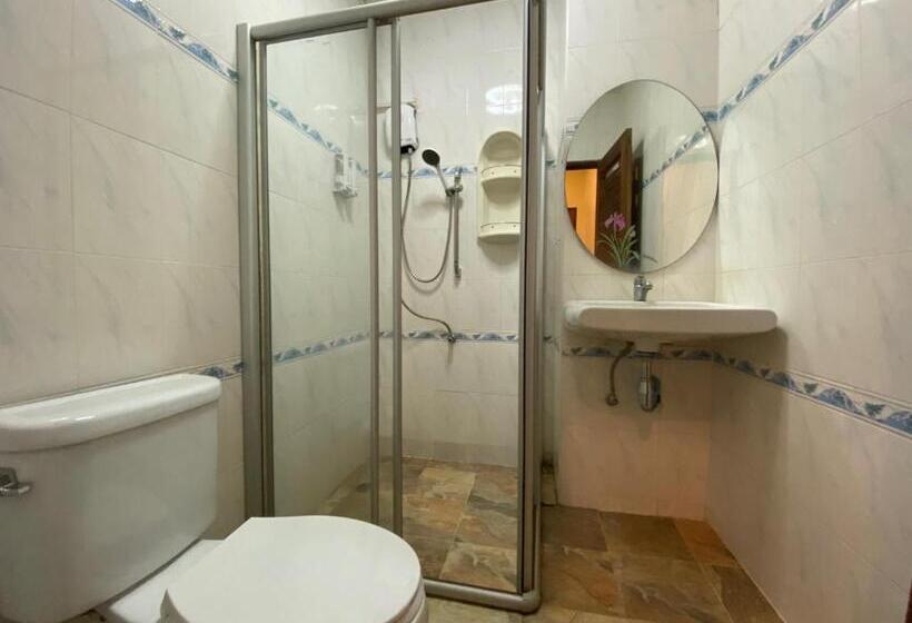ویلای 4 خوابه, Yuwadee Resort