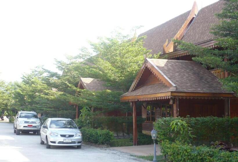ویلای 3 خوابه, Yuwadee Resort