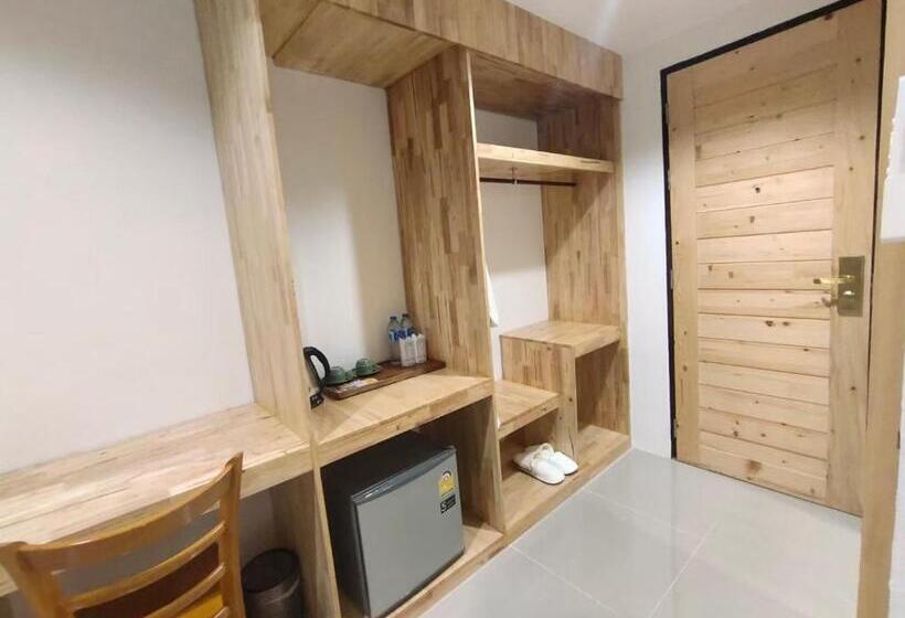 اتاق استاندارد با تخت بزرگ, Yuwadee Resort