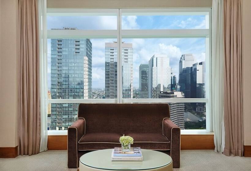 Люкс Клуб, The Ritzcarlton Jakarta, Pacific Place