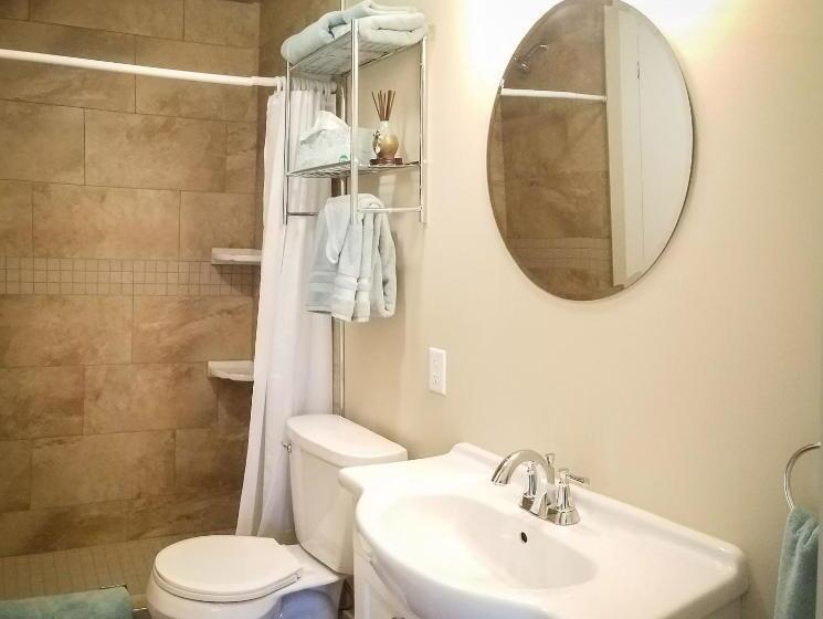 Студия Стандарт, Ha Whitney Inn