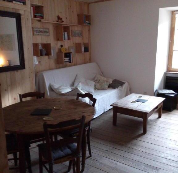 Family Suite, Au 17