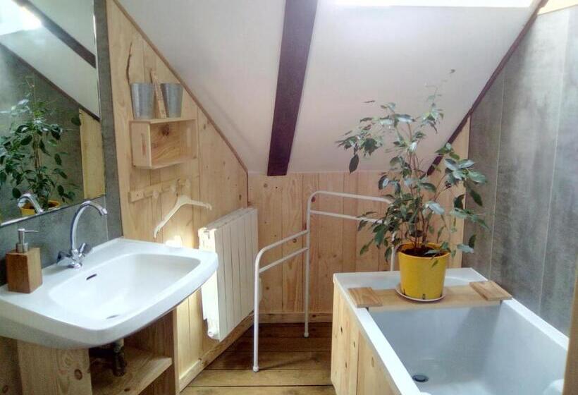 Family Suite, Au 17