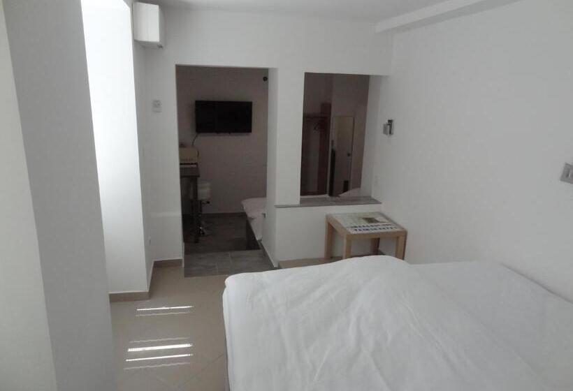 اتاق خانوادگی با چشم‌انداز باغ, Tabor   Apartments Rozmanova Street