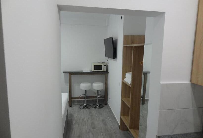 اتاق خانوادگی با چشم‌انداز باغ, Tabor   Apartments Rozmanova Street