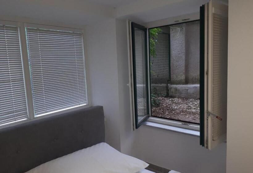 اتاق خانوادگی با چشم‌انداز باغ, Tabor   Apartments Rozmanova Street