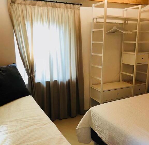 Háromágyas Deluxe Szoba, La Pergola B&b