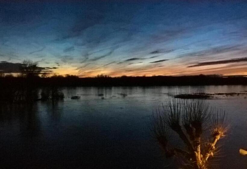 سوییت خانوادگی, En Bord De Loire