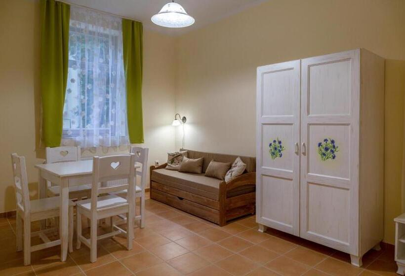 اتاق استاندارد, Balzsam Apartmanház