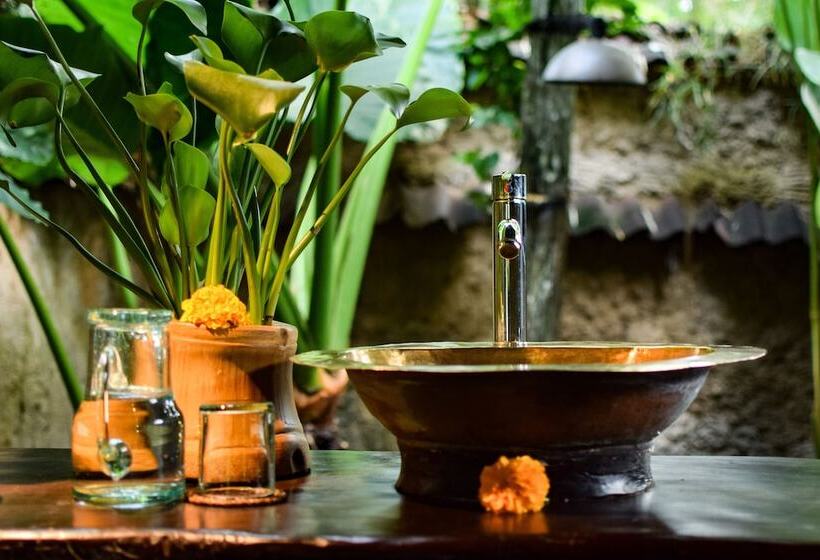 اتاق خانوادگی, Bambu Indah