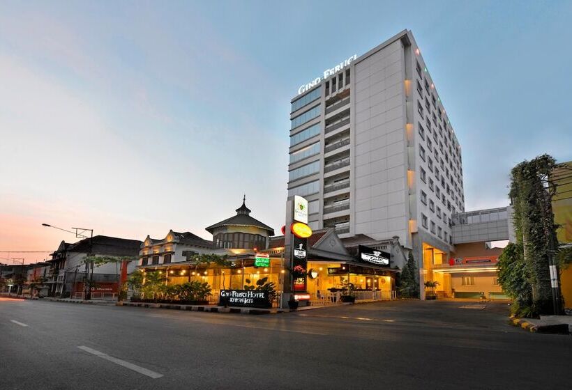 デラックスルーム, Gino Feruci Kebon Jati By Kagum Hotels