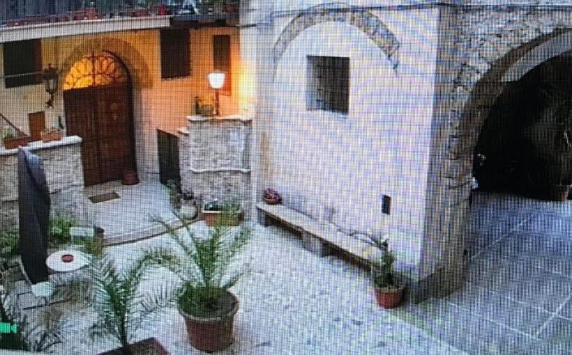 سوییت خانوادگی, Le Prigioni Del Palazzo B&b