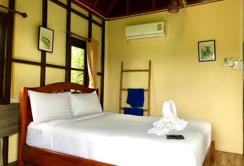 バルコニー付きスタンダードルーム, Baan Thung Home Stay
