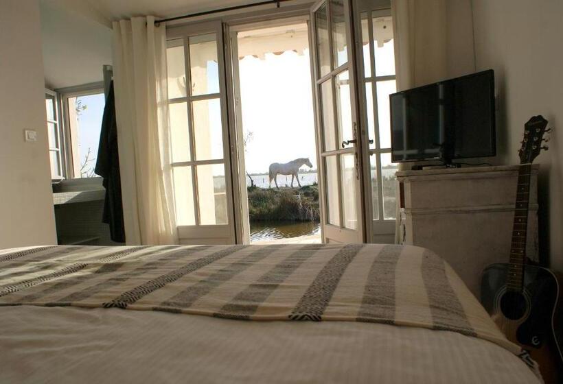 Номер Стандарт Вид на Озеро, Maison L Etrier