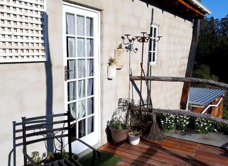 Quarto Familiar, Holt Hill